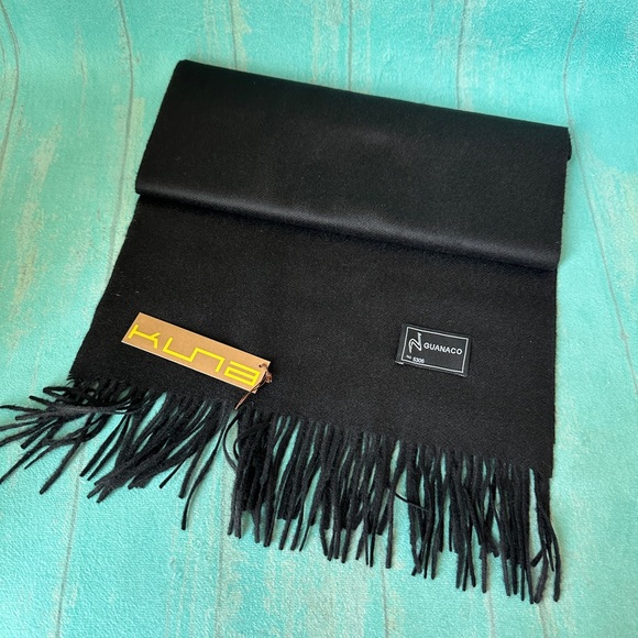 KUNA 100% guanaco scarf  SKU D600081P0000 - Picture 2 of 8
